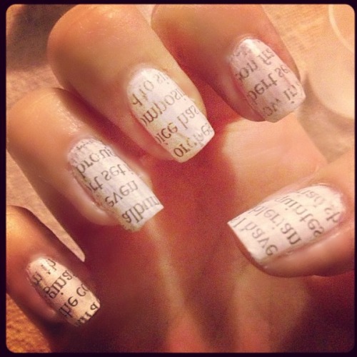 How To Do Newspaper Nails With Water