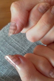 How To Do Newspaper Nails With Water