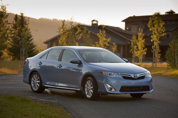 Hybrid Toyota Camry Review